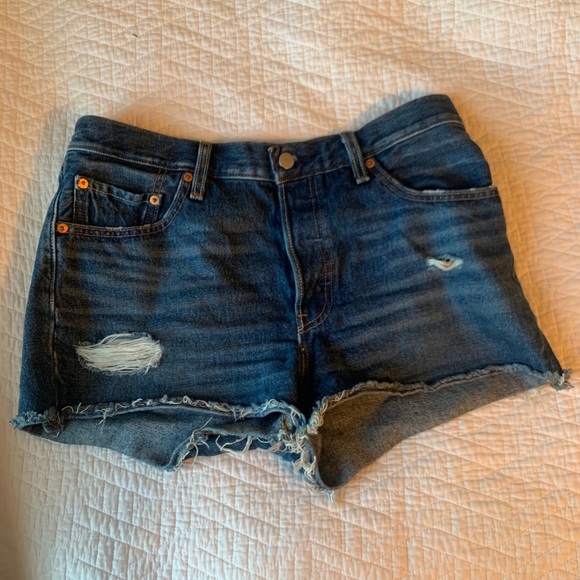 Levi Jean Shorts - Picture 1 of 2